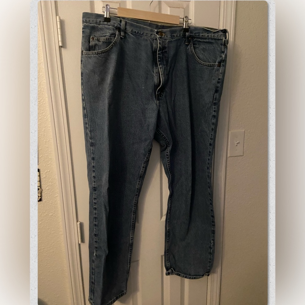 Men’s Wrangler Relaxed Fit Jeans